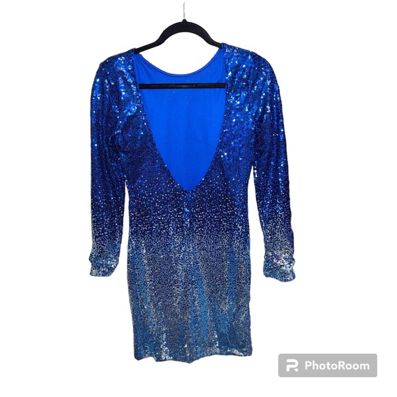 Stunning Blue Sequin Long Sleeve Fitted Party Dress - Picture 2 of 4